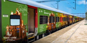 Madhu Vidhu Movie Promotion on Train